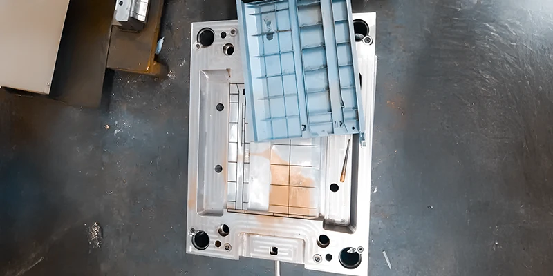 Refrigerator housing injection mold